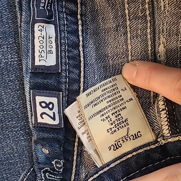 Miss Me Chain Jeans - Picture 12 of 12